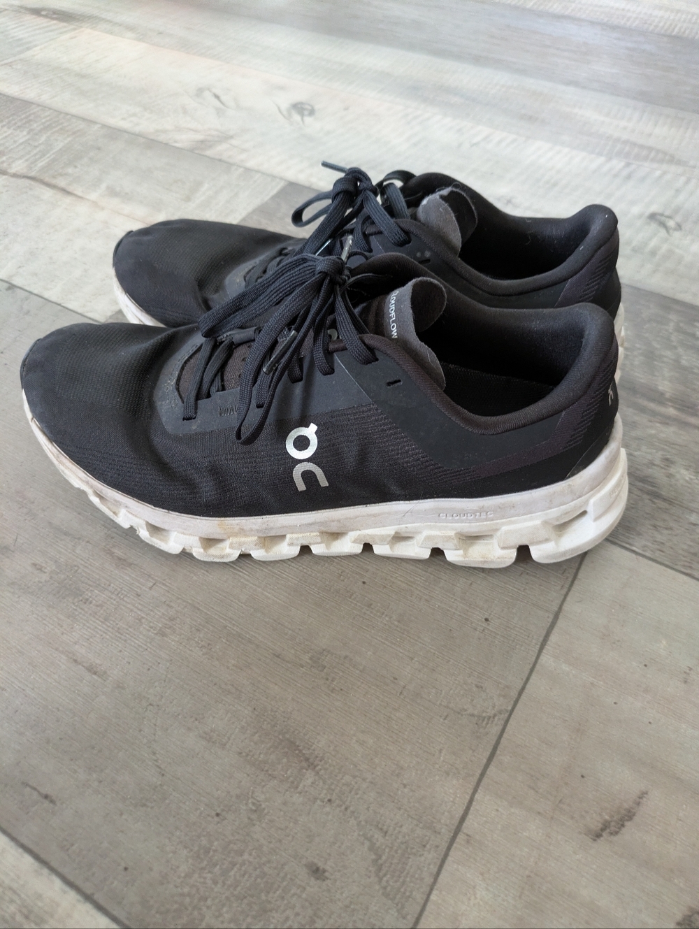 Women's On Cloudflow 4, Black/White, W 7.5  US * See Pics